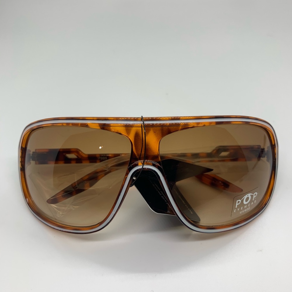 Pop eyewear